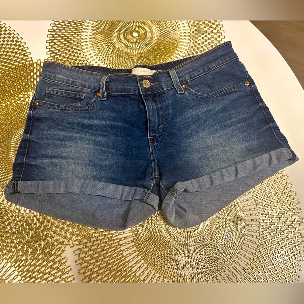 Levi’s Supercute Jean Shorts (sculpts well and stretchy)!!!!